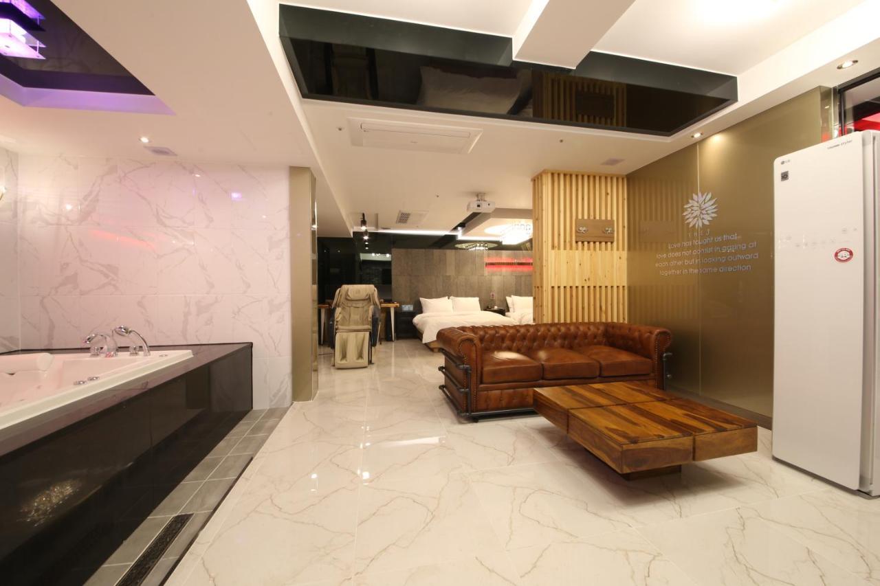 The J Hotel Daegu Exterior photo