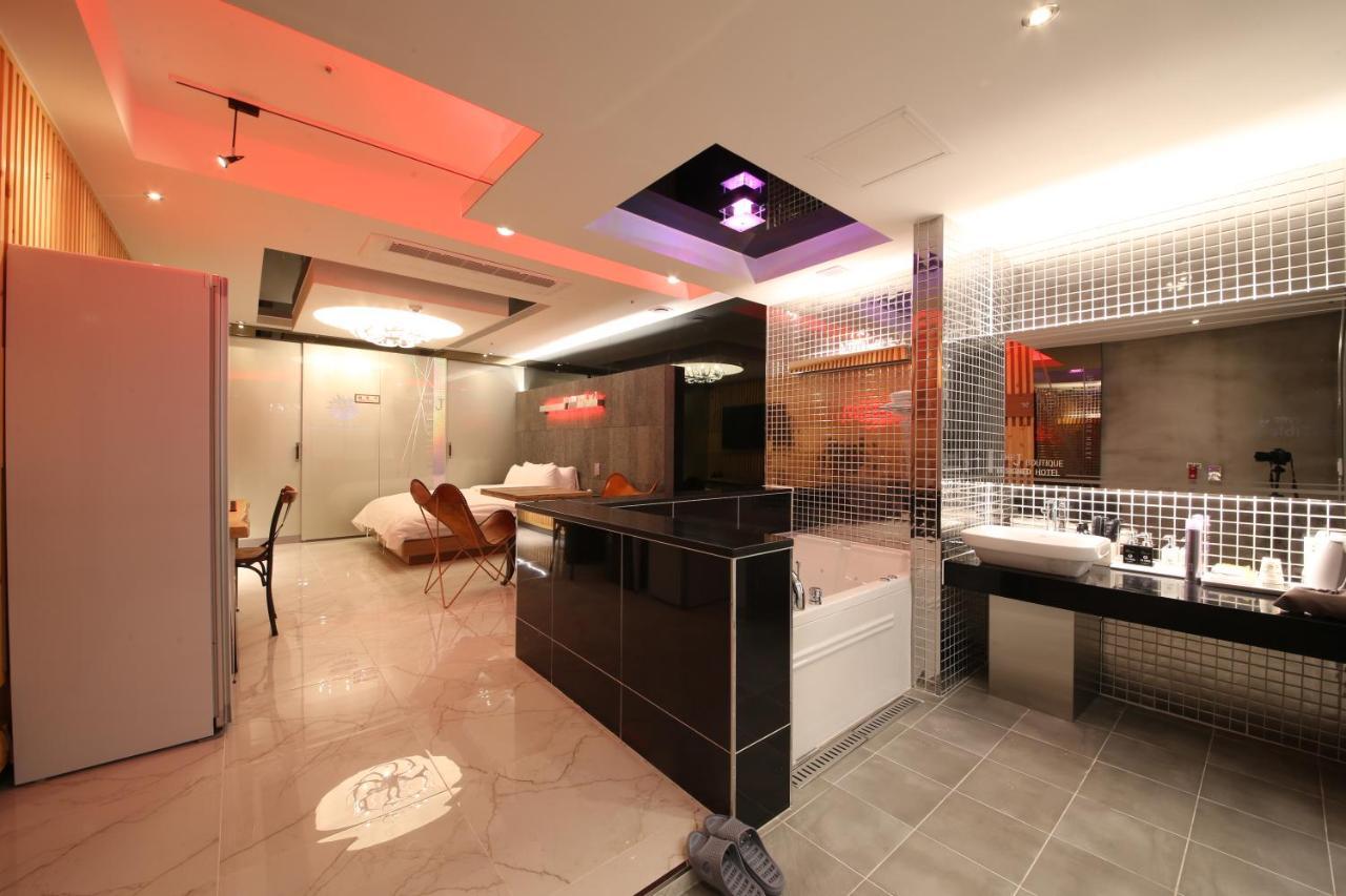 The J Hotel Daegu Exterior photo